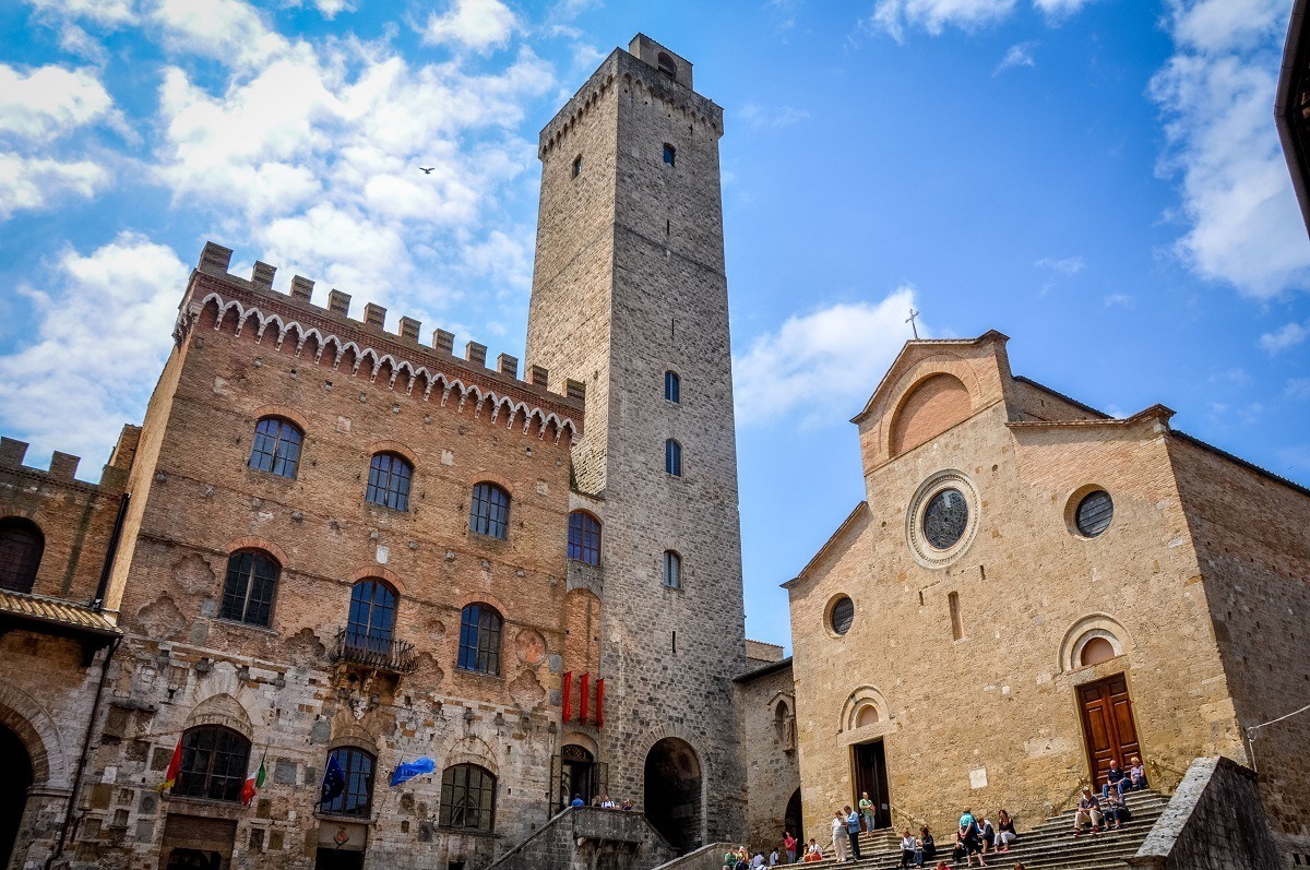 The cathedral and main square in a Tuscan hill town