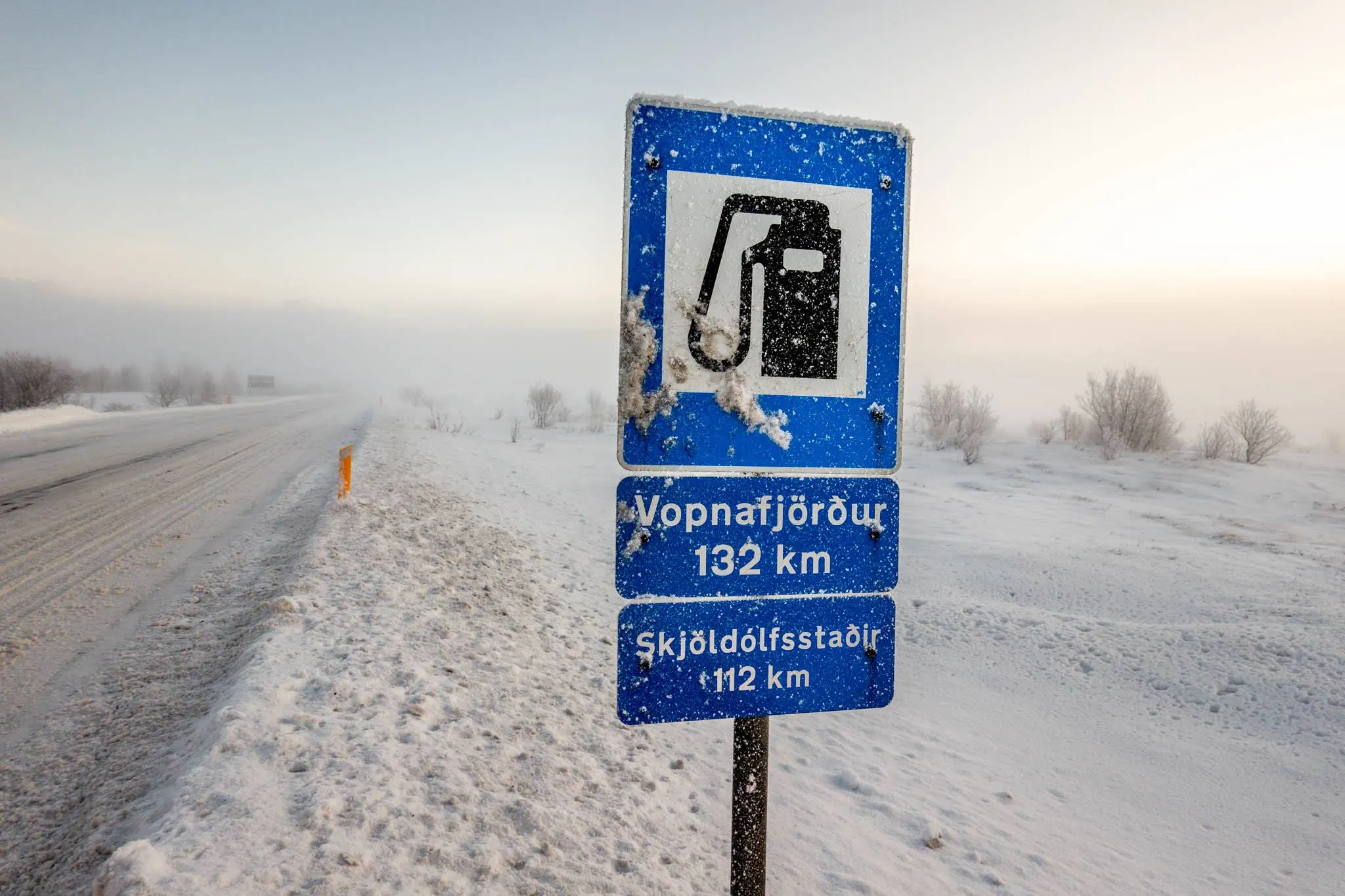 Sign indicating distance to next fuel