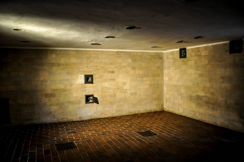 Gas chamber room