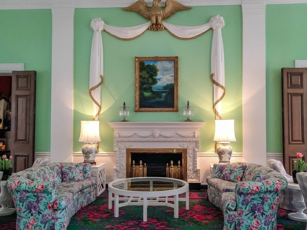 Sitting area in the hotel lobby