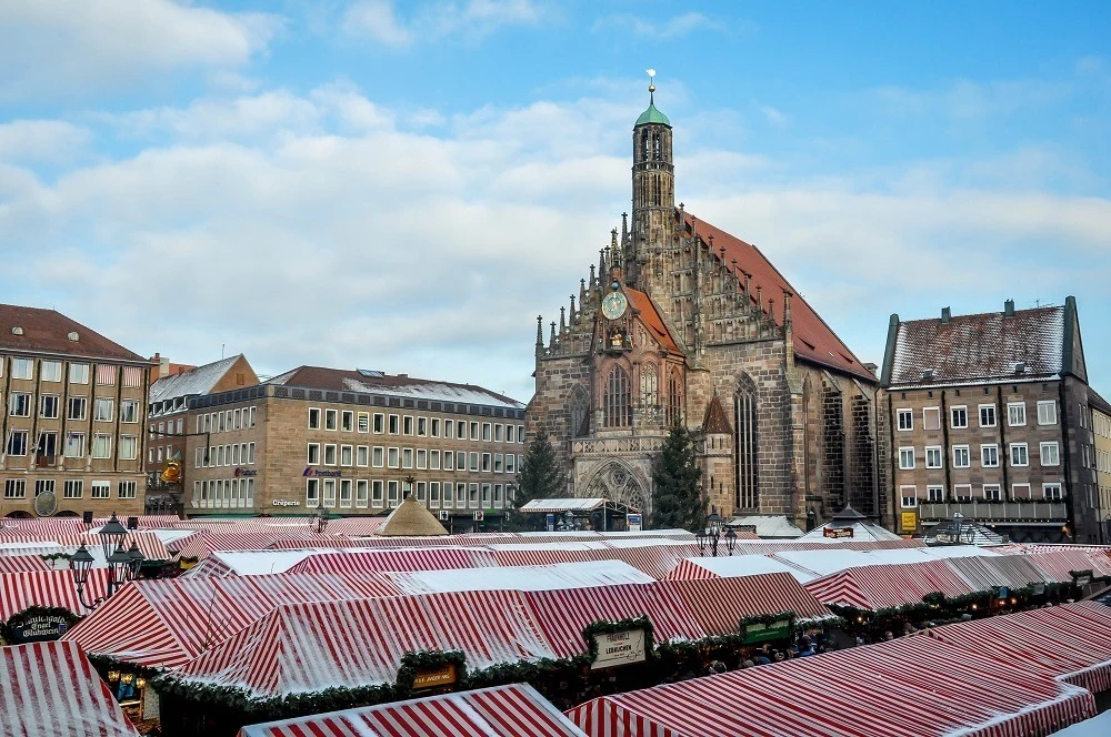 Church and the main square of the Nuremberg Christmas market, Christkindlesmarkt