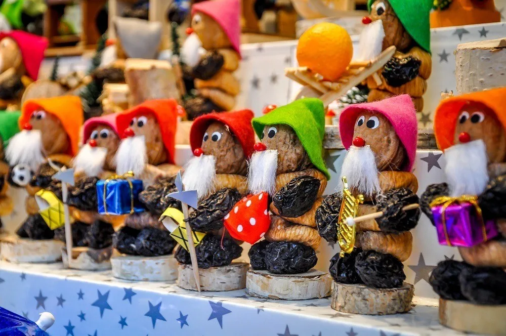 Figurines made of prunes and walnuts