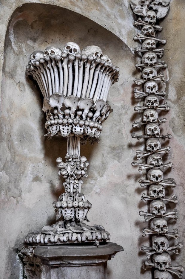 Another inventive sculpture of human bones