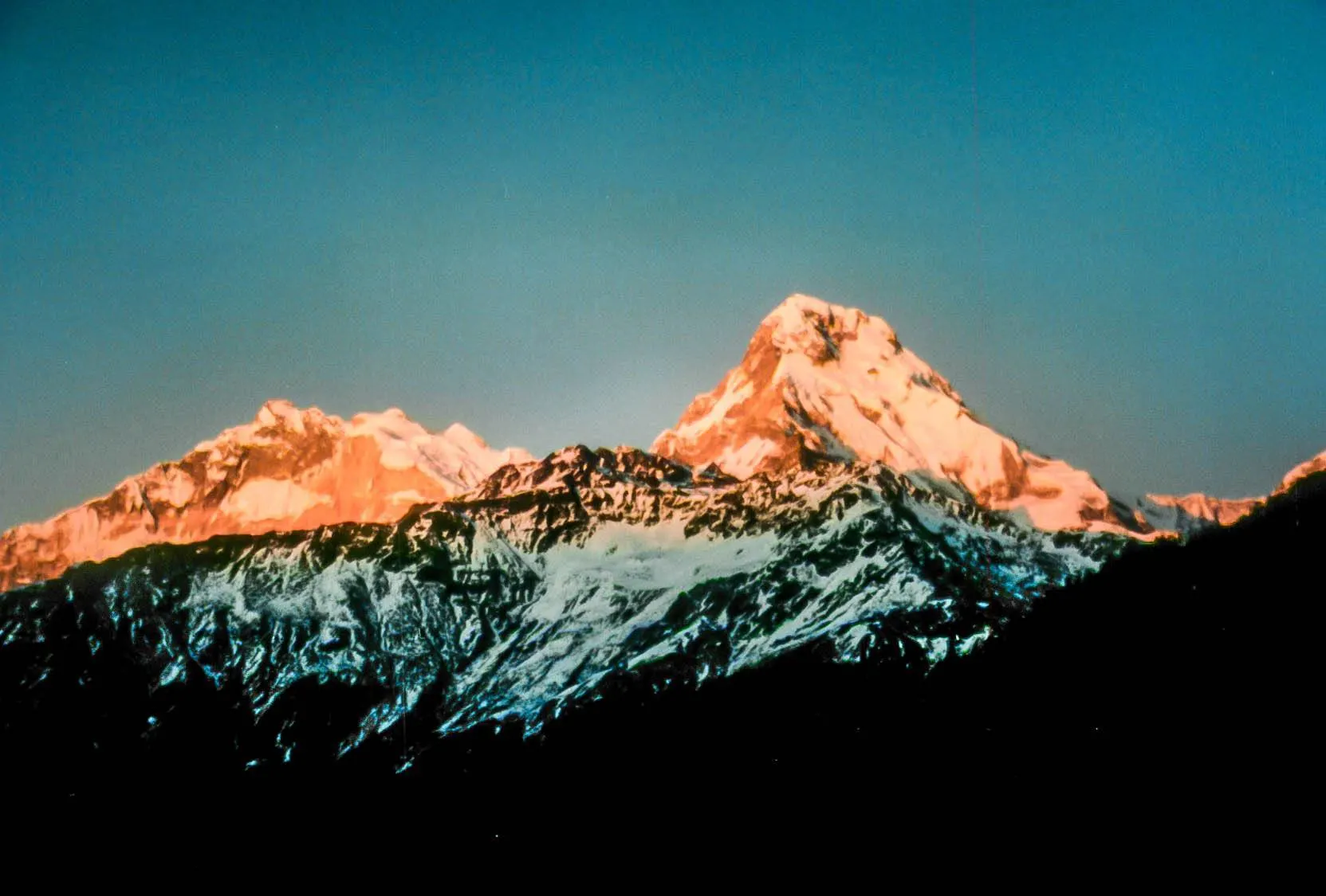 Sunrise from the summit of Poon Hill during the Annapurna Circuit trek