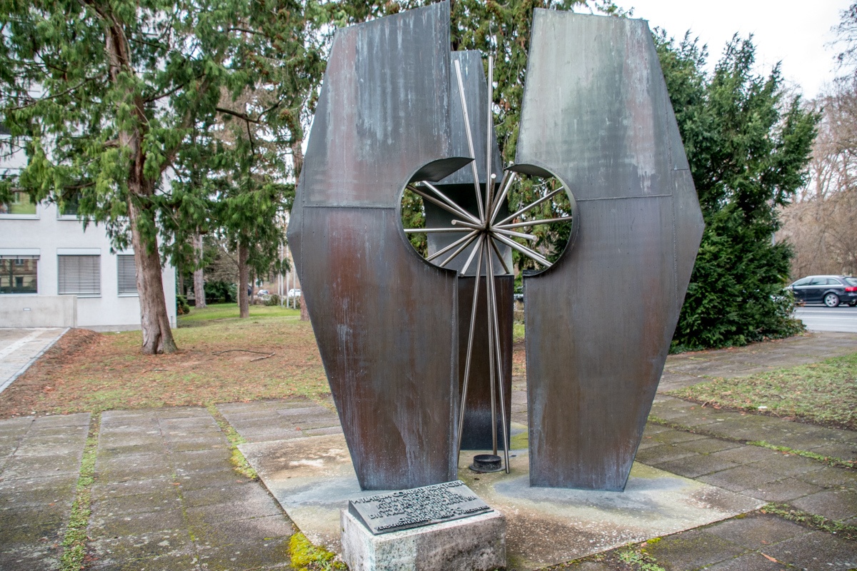 The sculpture honoring Wilhelm Conrad Röntgen's discovery of X-rays in 1895.