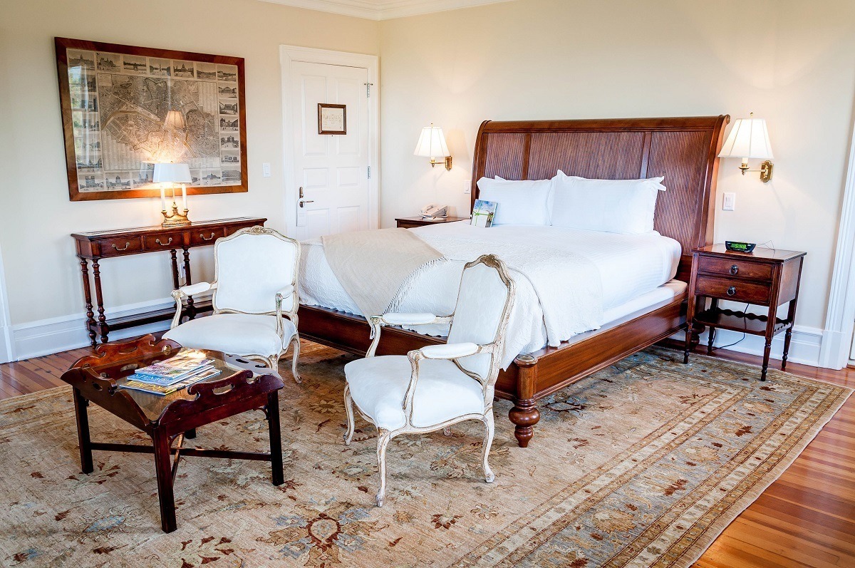 Room 9 - The Villa Crawford Master Bedroom at Keswick Hall at Monticello