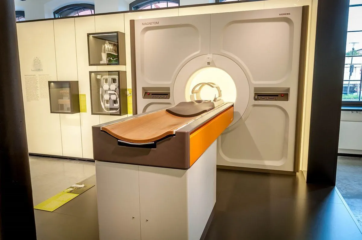An early Siemens Magnetom MRI machine