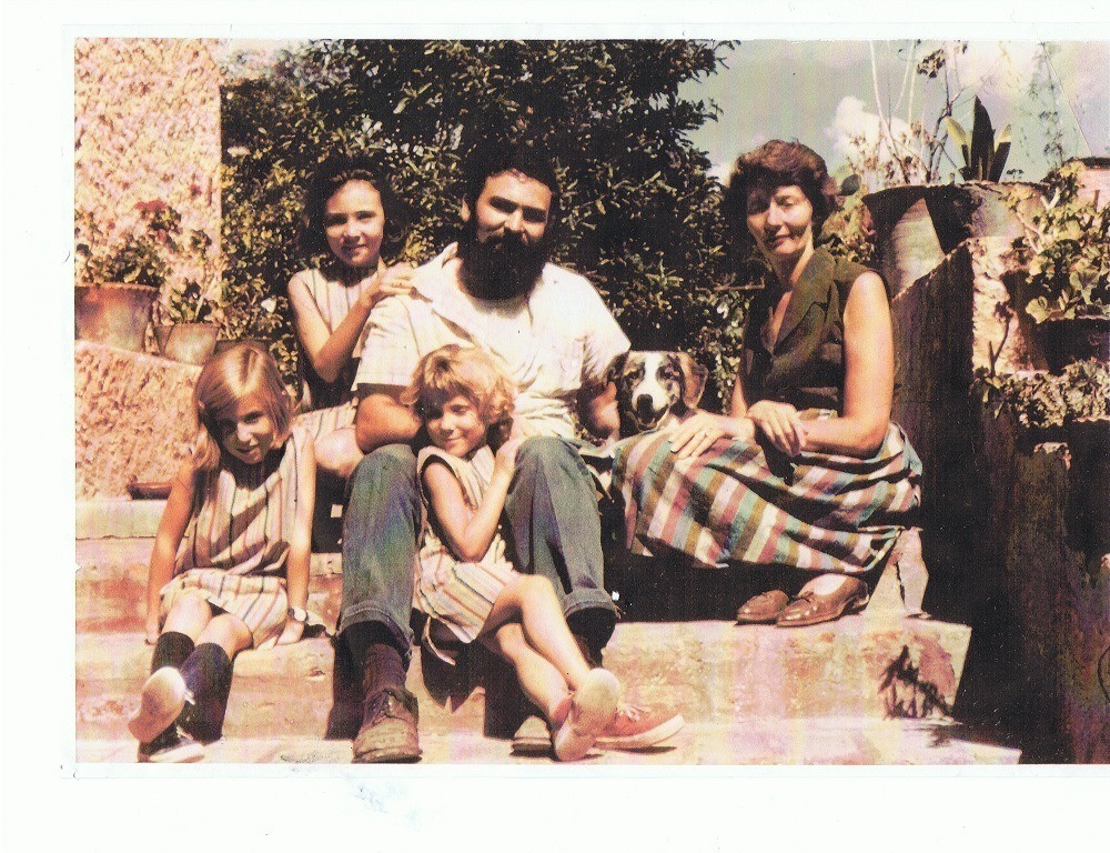 Suzanne Fluhr and family in Mexico
