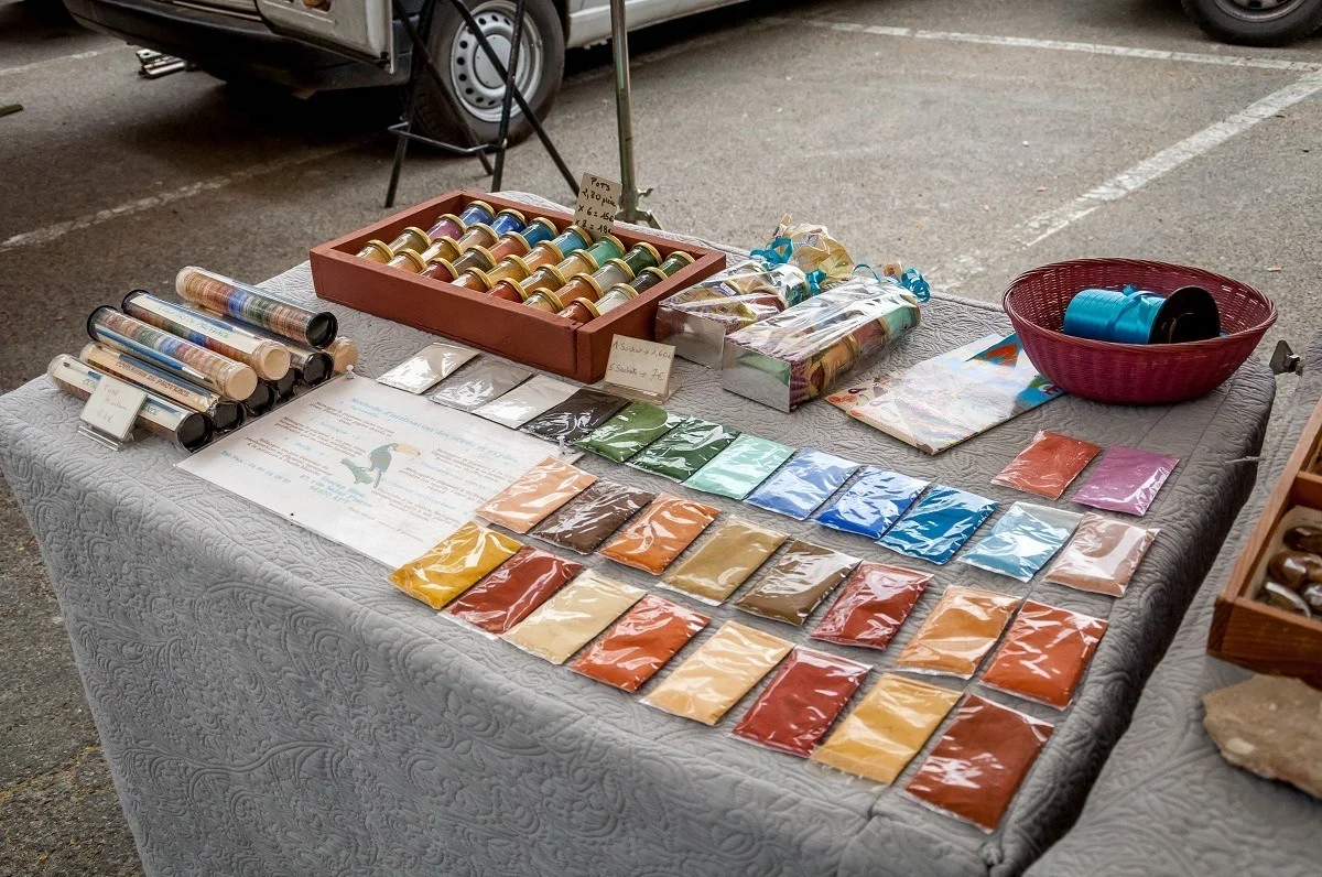 Bags of pigment powder for sale in Roussillon, France