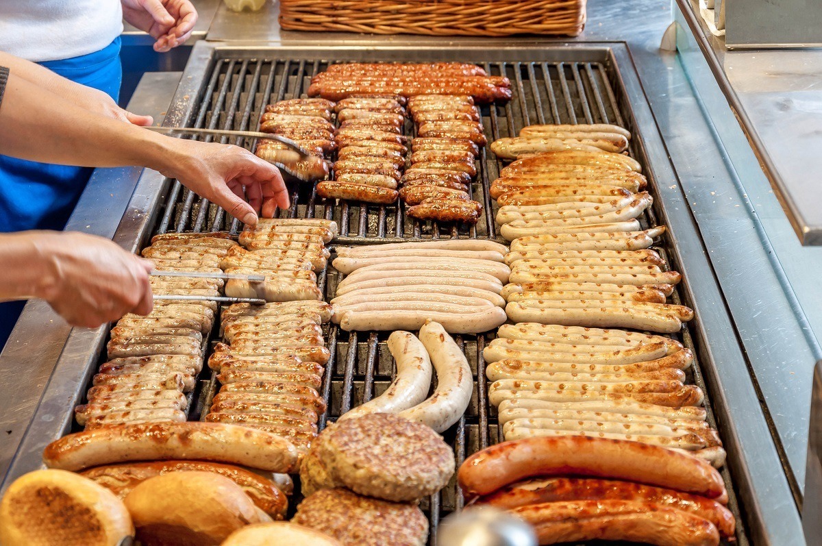 Large grill of the traditional bratwurst, known as Nurembergers