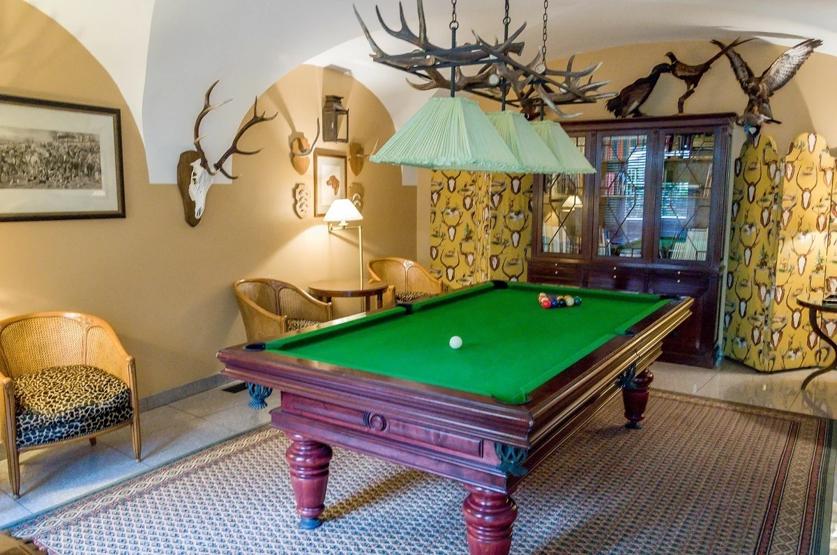 Game room with pool table at Hotel Stikliai in Vilnius