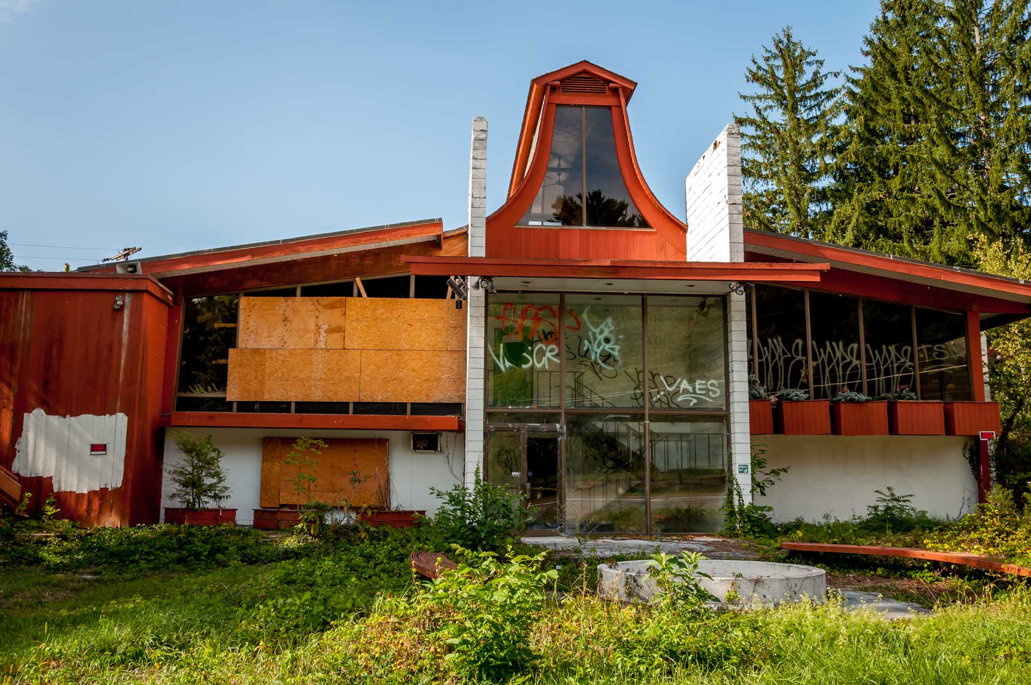 The Eerie Abandoned Resorts of the Poconos Mountains