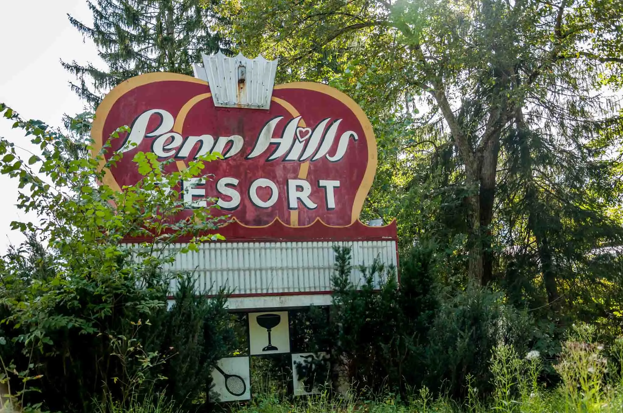 Sign for the abandoned Penn Hills Resort in the Poconos