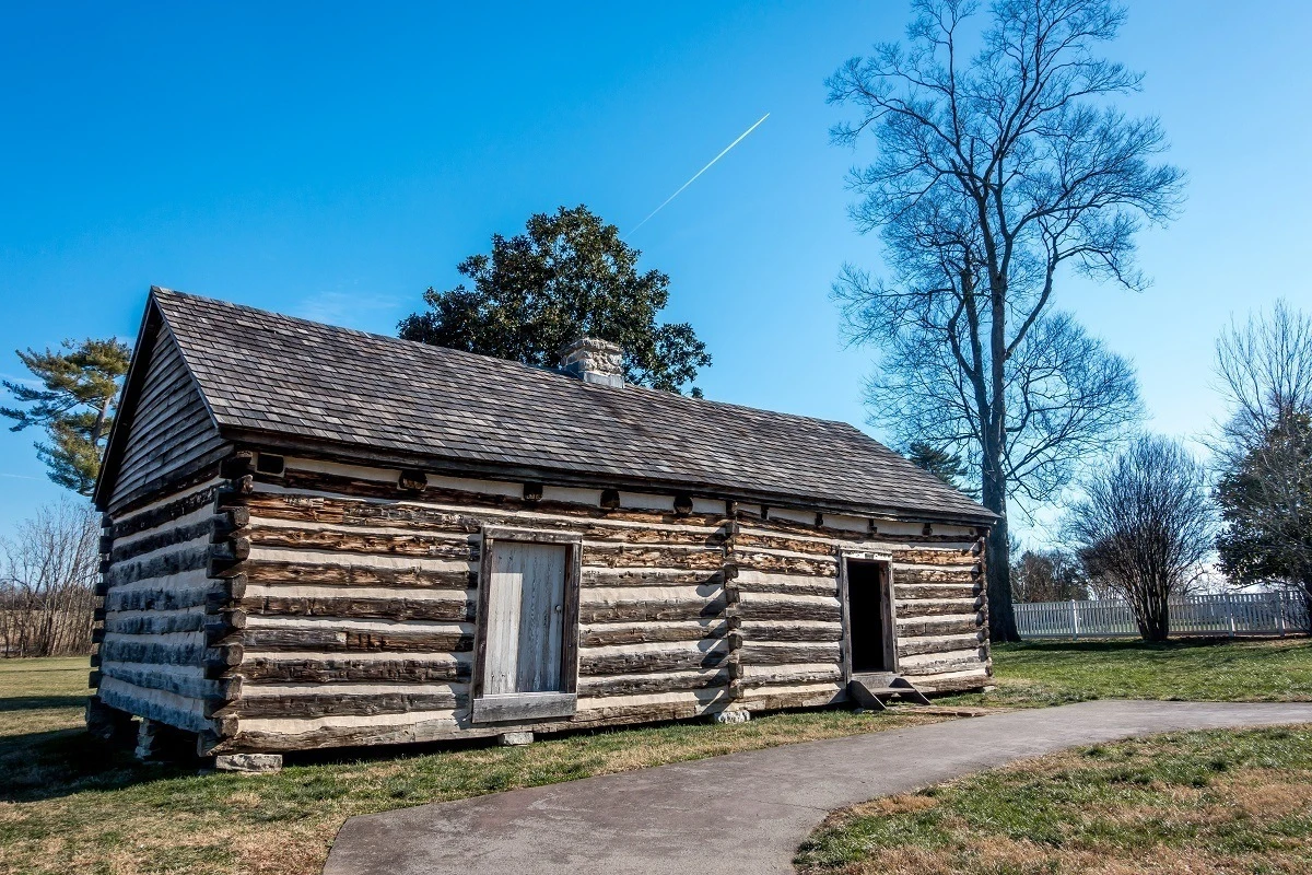 Log cabin, former slave quarters