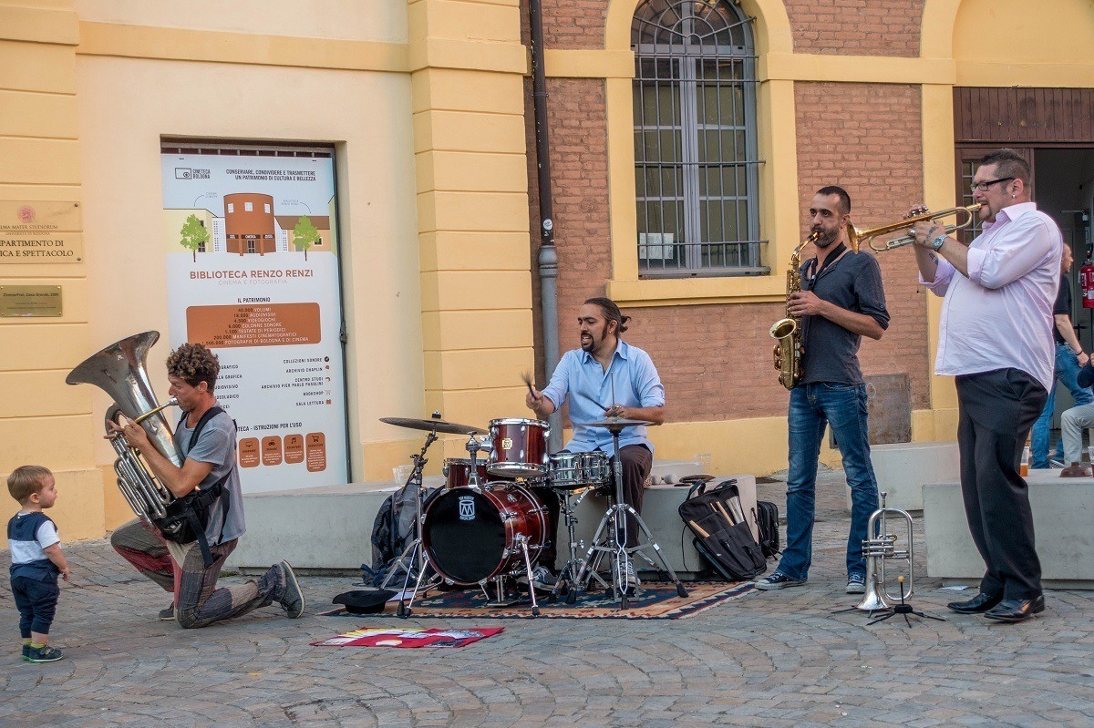 Band playing at Bologna's Mercato Ritrovato
