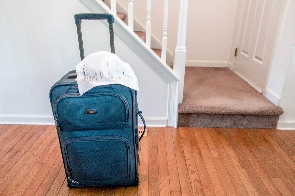 Lost Luggage? Here's What to Do If Your Bag is Missing as Suitcases Pile Up  at Airports – NBC Chicago