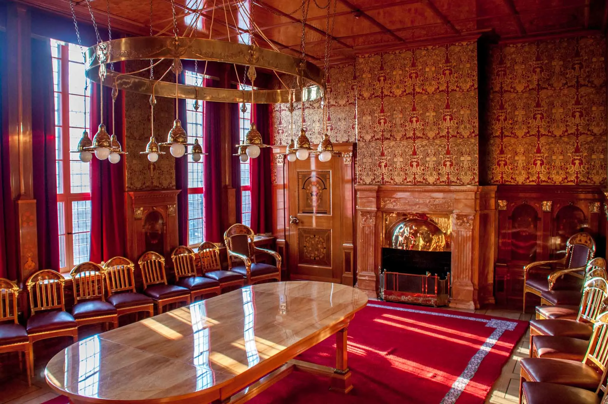 Golden Chamber meeting room decorated in red and gold