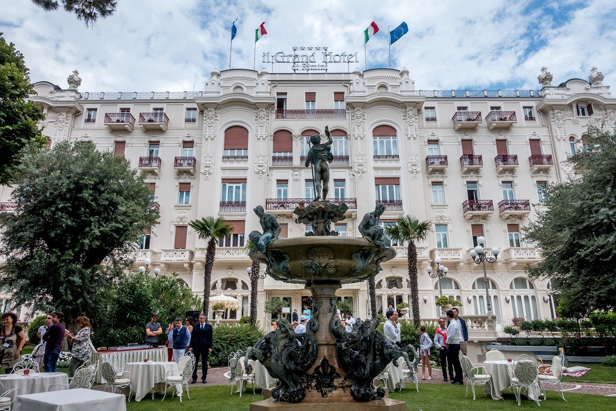 Fountain and exterior of the Grand Hotel in Rimini 
