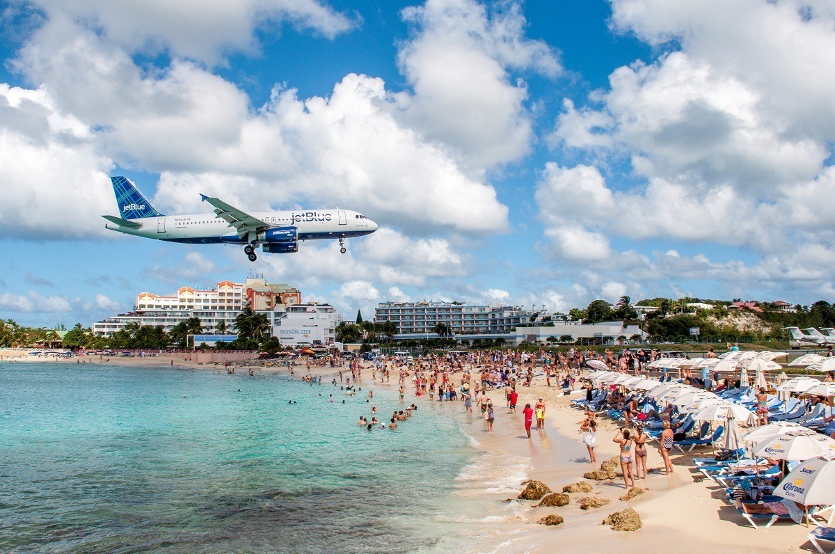 Tips for Seeing Planes at Maho Beach in St. Maarten