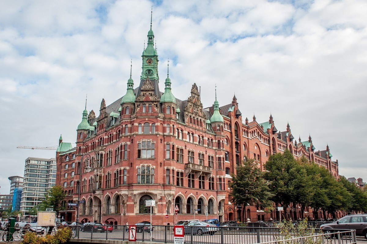 Building with clock tower and spires, the Rathaus for the Speicherstadt