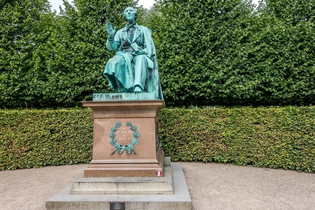 Statue of Hans Christian Andersen 