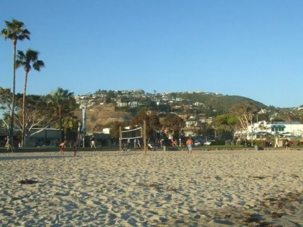 People playing volleyball at Laguna Beach