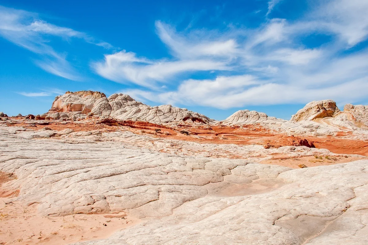 White and yellow rock formations