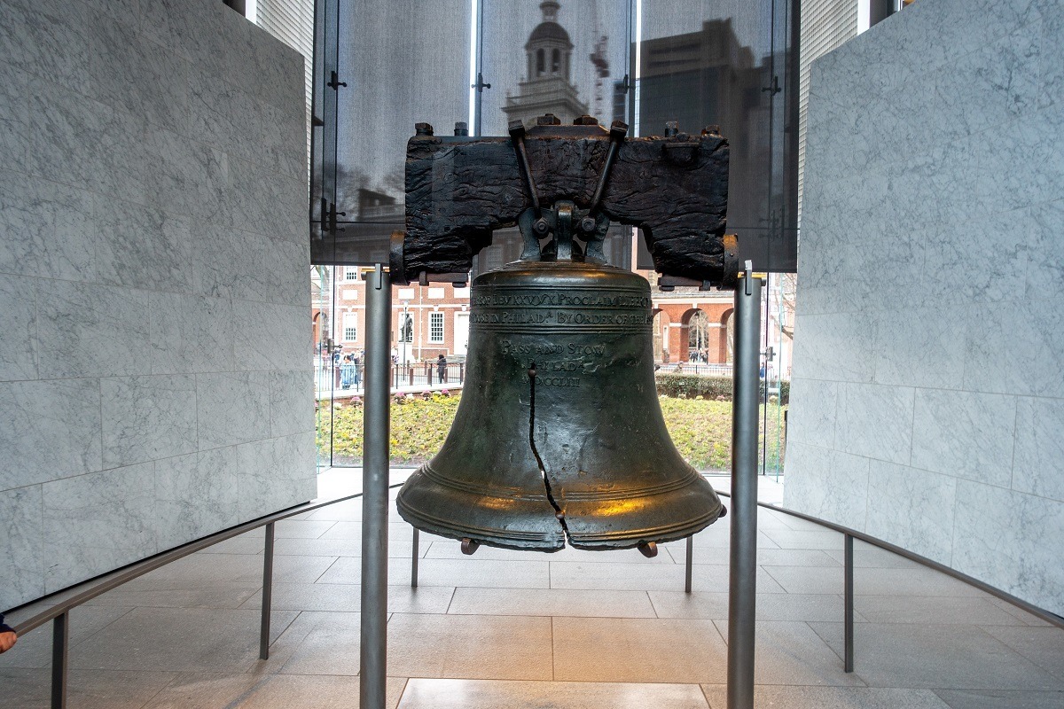 Large bell with crack, the Liberty Bell