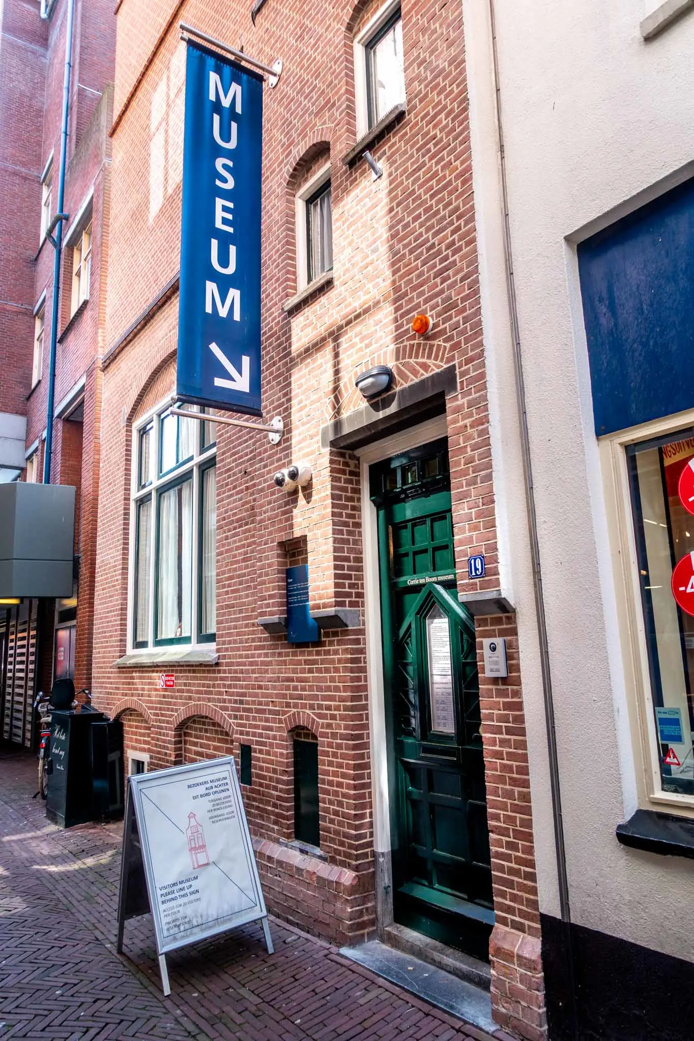 Exterior of a building with a sign that says "Museum" 