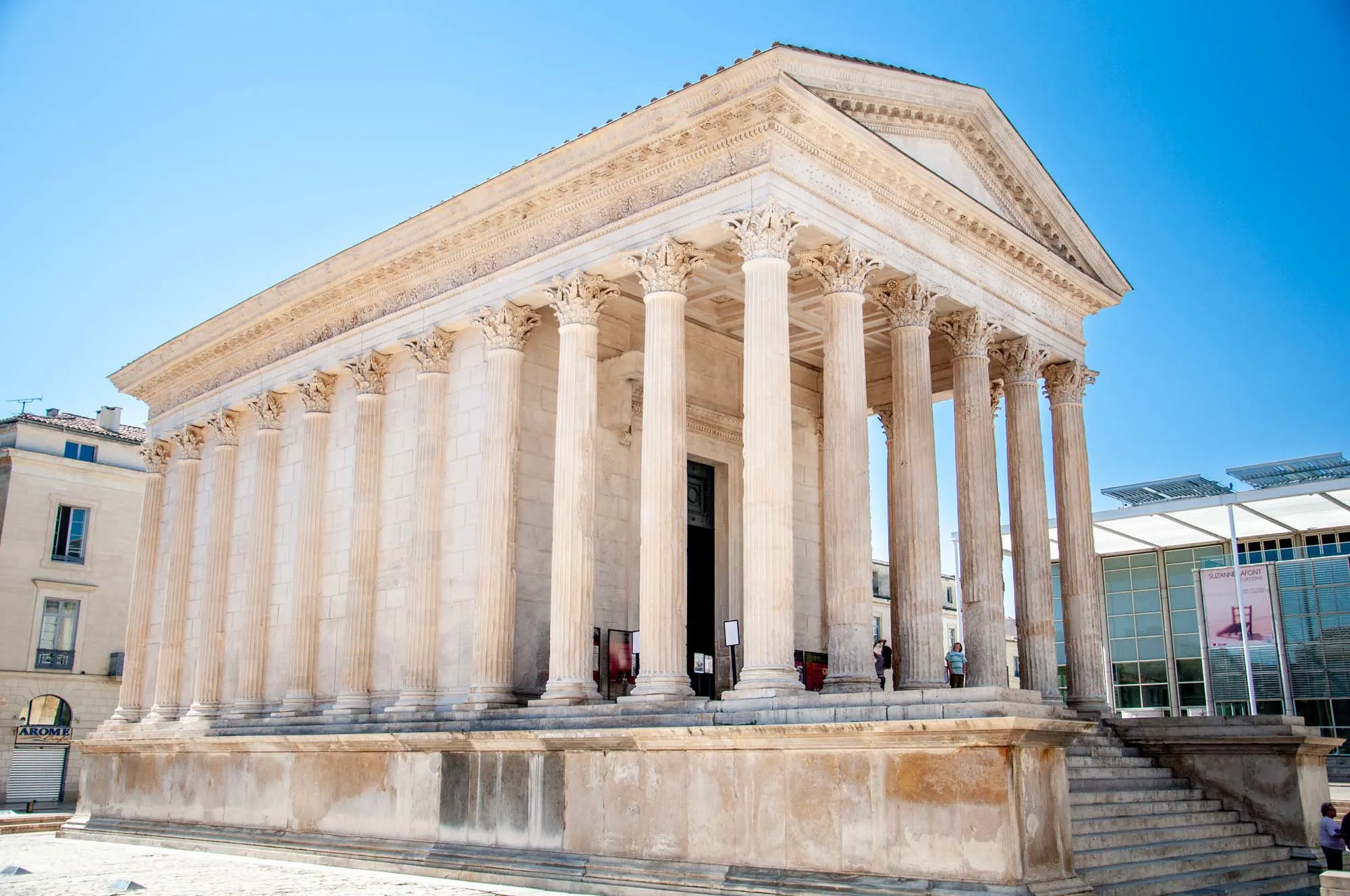 Roman temple with numerous marble columns 