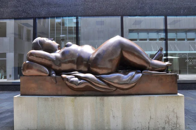 Sculpture of a nude woman
